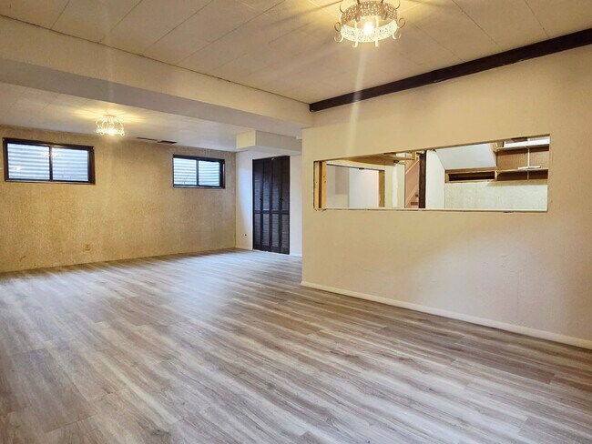 Building Photo - 250 Dolomite Dr