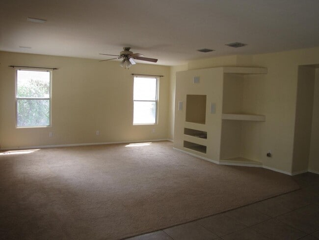 Building Photo - $500 OFF FIRST MONTHS FULL RENT!