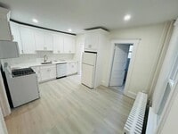 Building Photo - 133 Berry Hill Rd