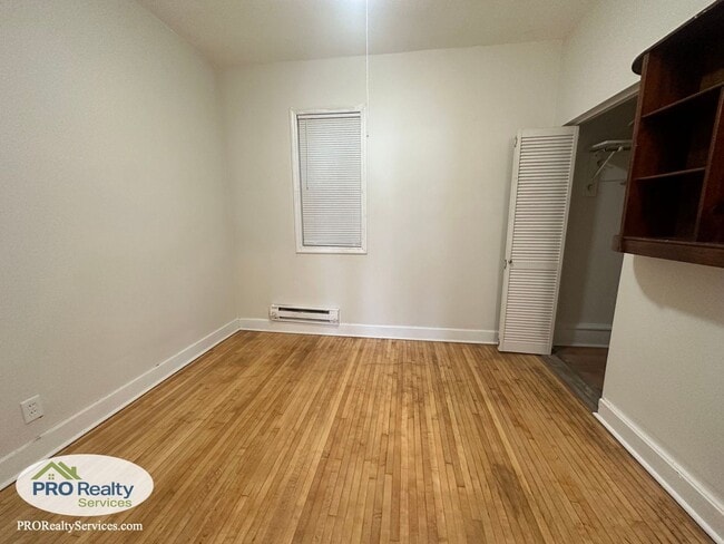 Building Photo - 201 20th Ave NE