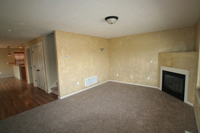 Building Photo - Single Family home in the heart of town!