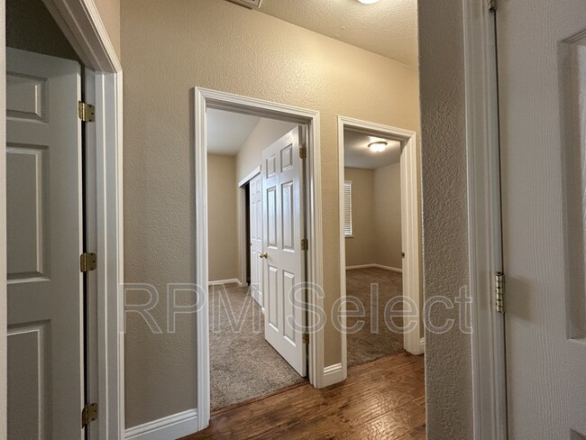 Building Photo - 1724 Magenta Dr