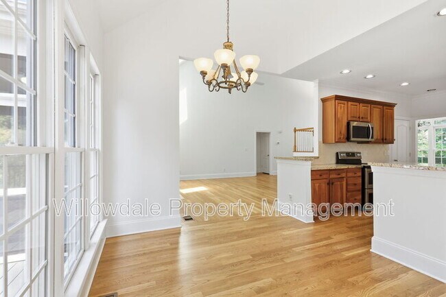 Building Photo - 223 Kinvara Ct