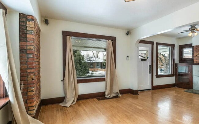 Building Photo - "Charming 2-Bedroom Retreat with Hardwood ...