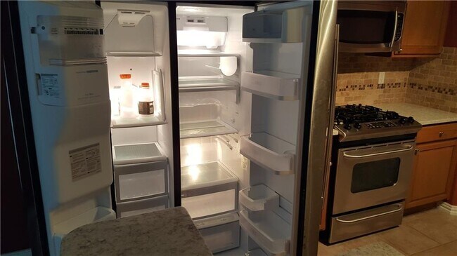 Building Photo - 2100 Pipers Field Dr