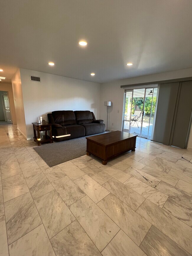 Building Photo - 11449 Almazon St