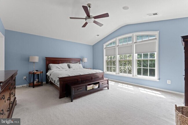 Building Photo - 43550 Riverpoint Dr