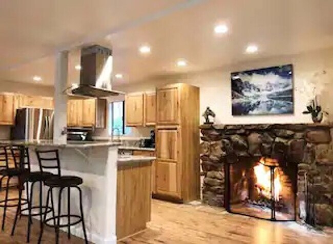 Building Photo - Great Contemporary Lake View Home above Burnt Mill Beach Club