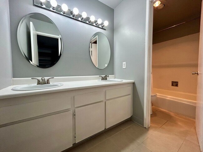 Building Photo - FIRST MONTHS RENT FREE! Welcome to your new home!