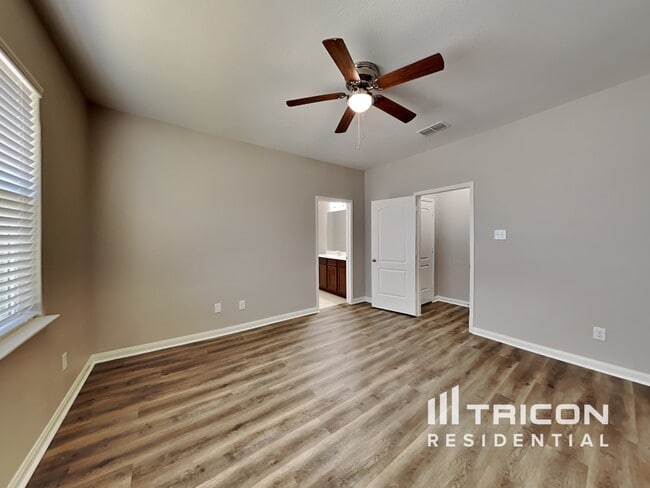 Building Photo - 8975 Blackhaw St