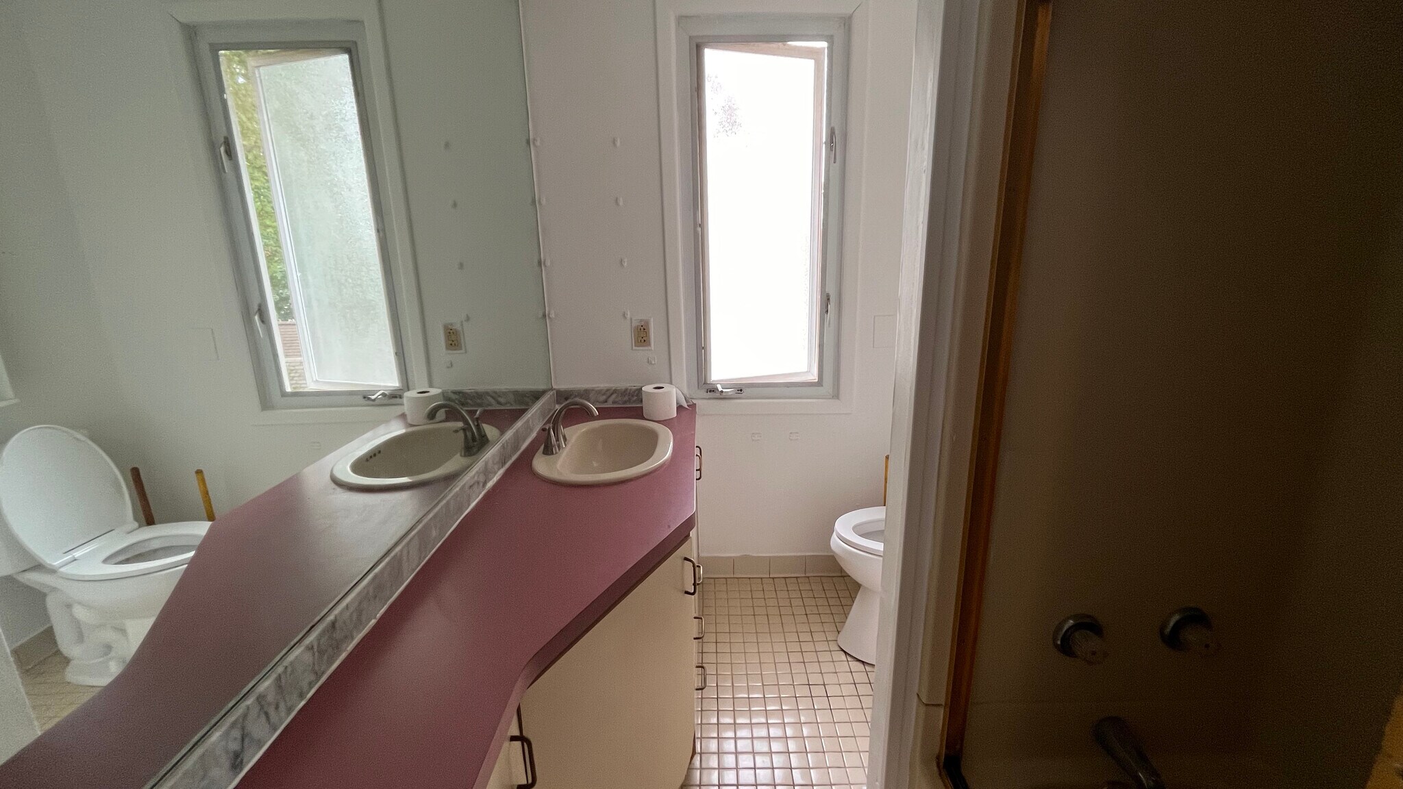 Building Photo - 5859 Hobart St