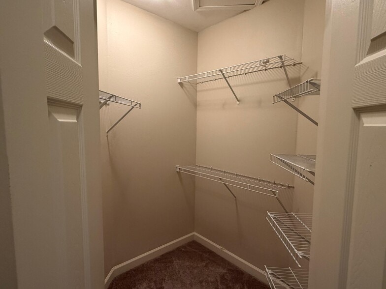 Building Photo - 2756 McKnight Crossing Ct