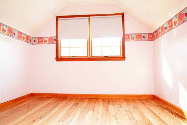 Building Photo - Charming 3BD / 1 Bath on Cul de sac