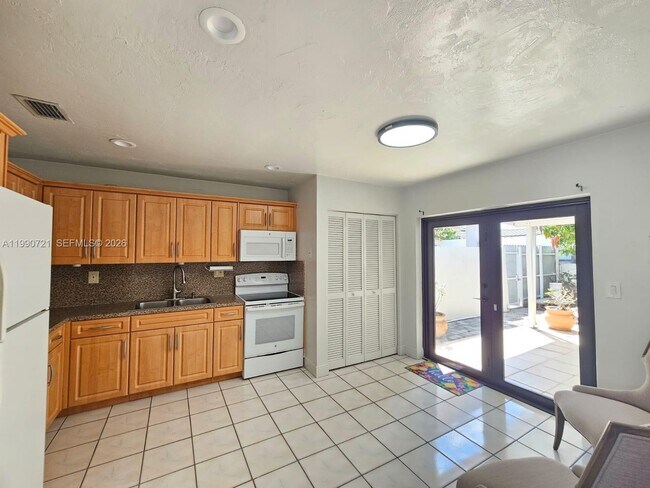 Building Photo - 5428 SW 131st Ct