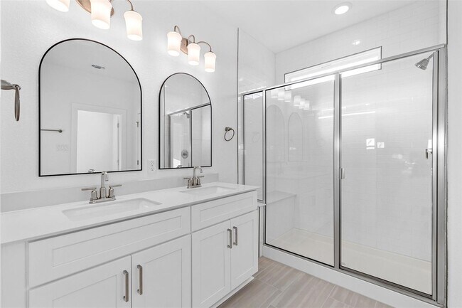 Building Photo - 1955 Settlers Glen Dr