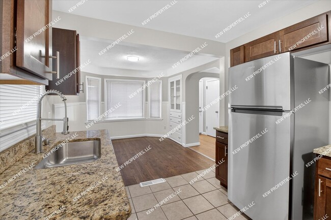 Building Photo - Lovely 3-Bedroom, 1.5-Bathroom Brick Bungalow for Rent in Redford Twp.!