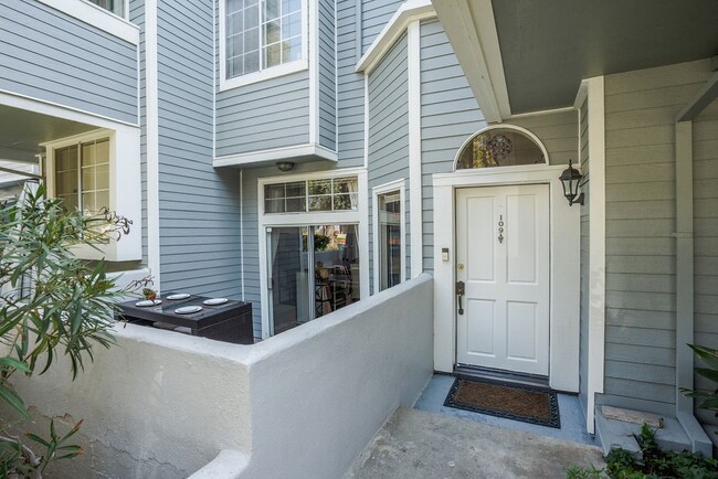 Primary Photo - 1097 Blanche St