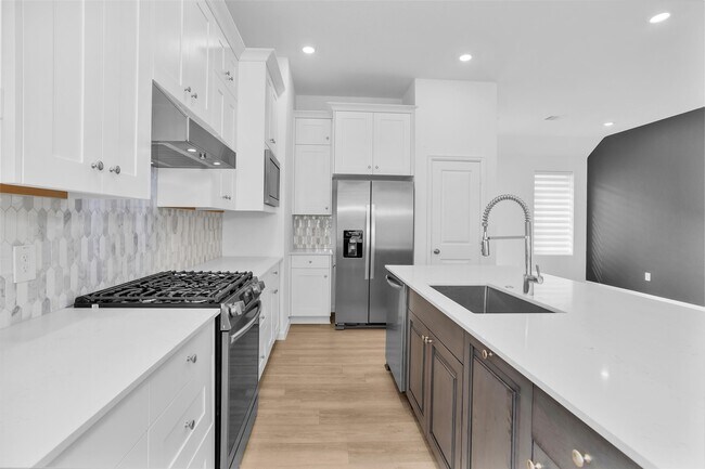 Building Photo - 15619 Rising Wren Ct