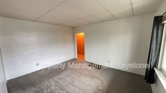 Building Photo - 242 E 17th Ave
