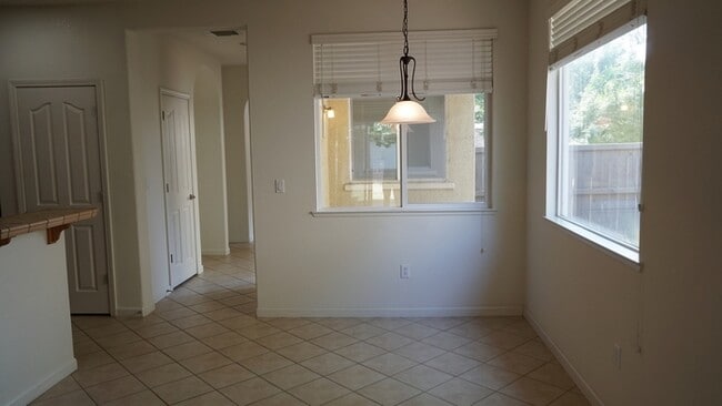 Building Photo - Spacious 3 bedroom 2 bath home in Rancho Cordova!!