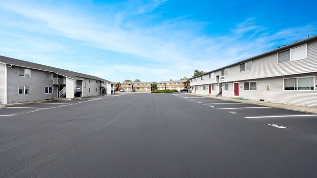 Building Photo - 2 Bed 1 Bath - Pet per Approval - Downtown Location - NAS Whidbey