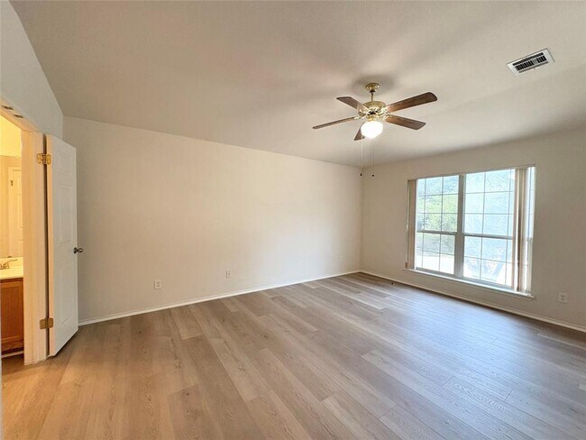 Building Photo - 1101 Wood Creek Dr