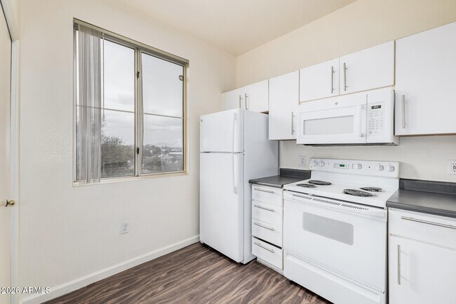 Building Photo - 3302 N 7th St