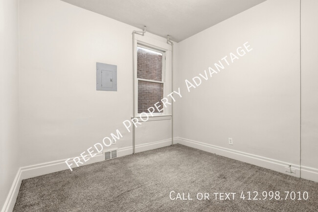 Building Photo - 412 Edgemont St