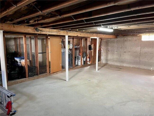 Building Photo - 58 Royal Oak Dr