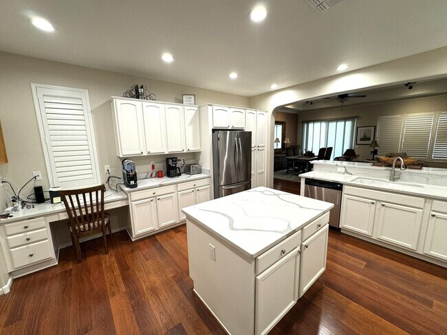 Building Photo - PebbleCreek 2 Bed/2.5 Bath Furnished Home - Resort-Style Living at Its Best!