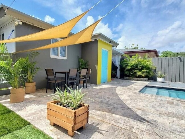 Building Photo - 1440 NW 7th Terrace