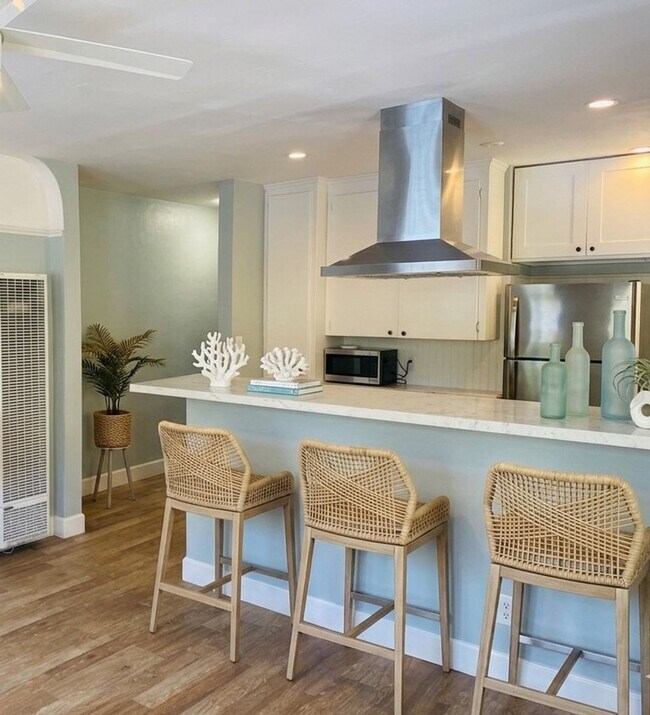 Building Photo - Charming 1 Bedroom North Park Apartment! Assigned Garage! Patio! In Unit Wash/Dryer!