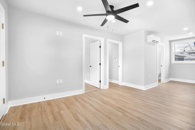 Building Photo - 103 E High St