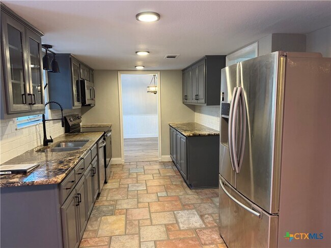 Building Photo - 506 Pecos Trail