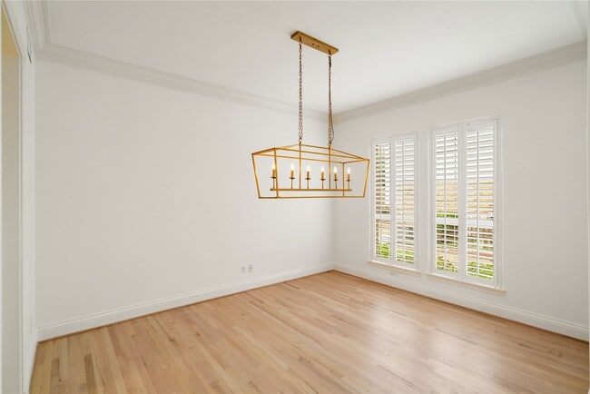 Building Photo - 4746 Post Oak Timber Dr