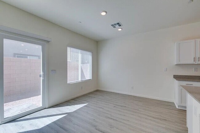 Building Photo - BEAUTIFUL NEW BUILD WITH 3 BEDROOMS, 2.5 B...