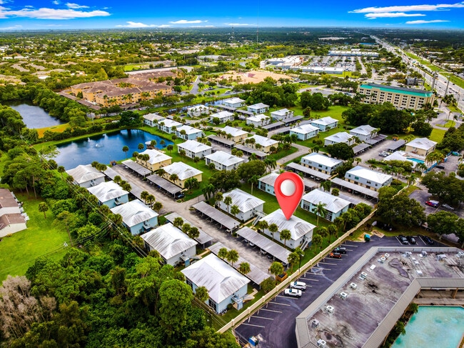 Building Photo - 197 SE Village Dr