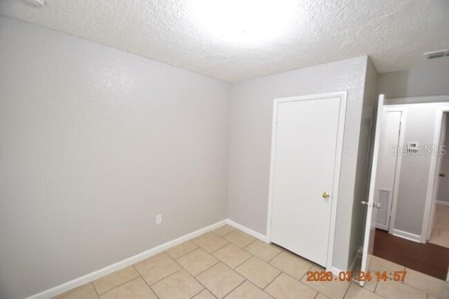 Building Photo - 4006 E Paris St