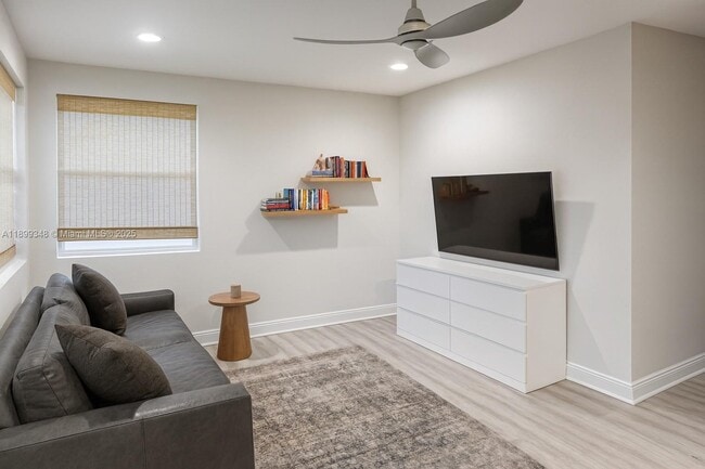 Building Photo - 1139 NE 3rd Ave