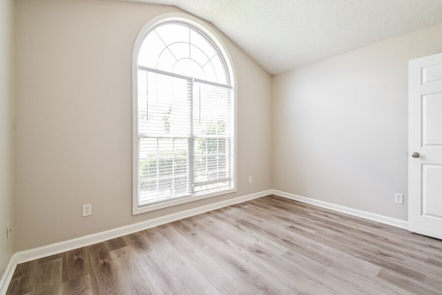 Building Photo - 3568 Brookstone Way