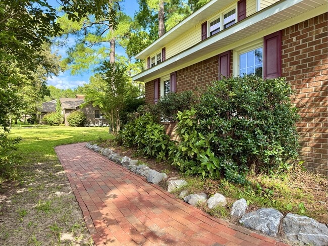 Building Photo - 502 Plantation Dr