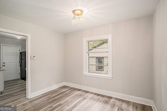 Building Photo - 1830 Meadow Ln
