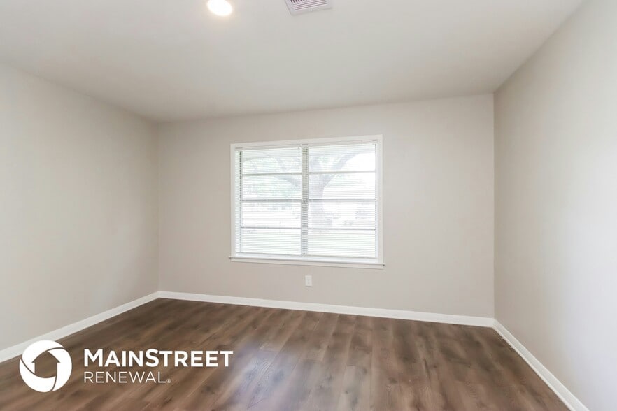 Building Photo - 431 W Sunnyside St