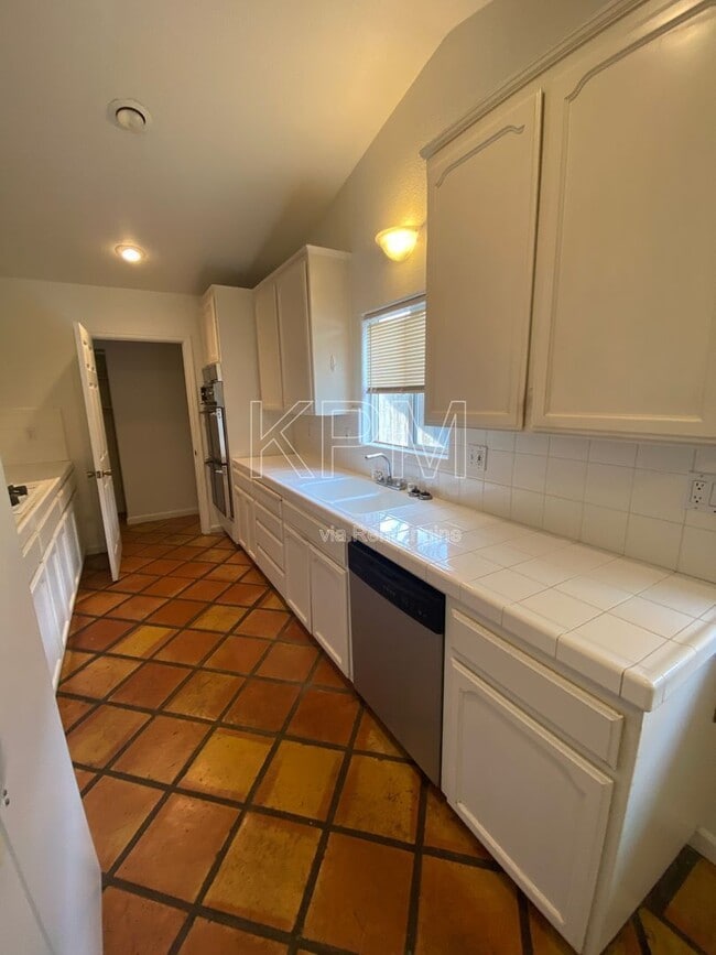 Building Photo - 1851 Porter Way