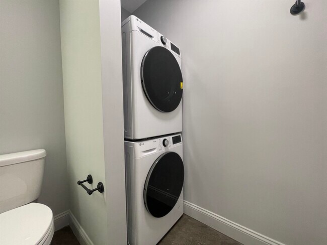 Building Photo - 25 Lowell St