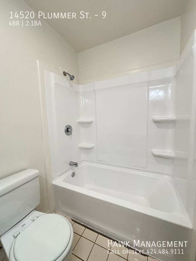 Building Photo - 14520 Plummer St