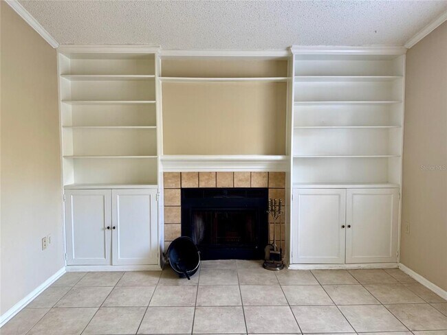 Building Photo - 14313 Hanging Moss Cir