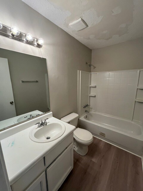 Building Photo - 5255 Greenwood Ter