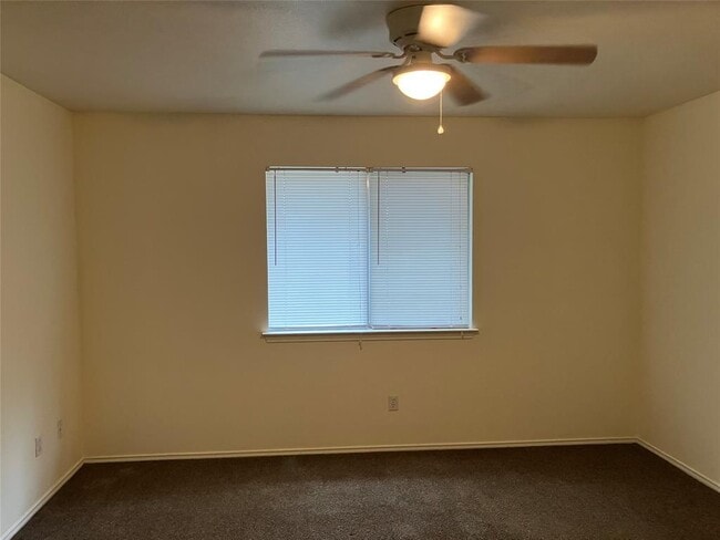 Building Photo - 9629 Sugar Hill Dr