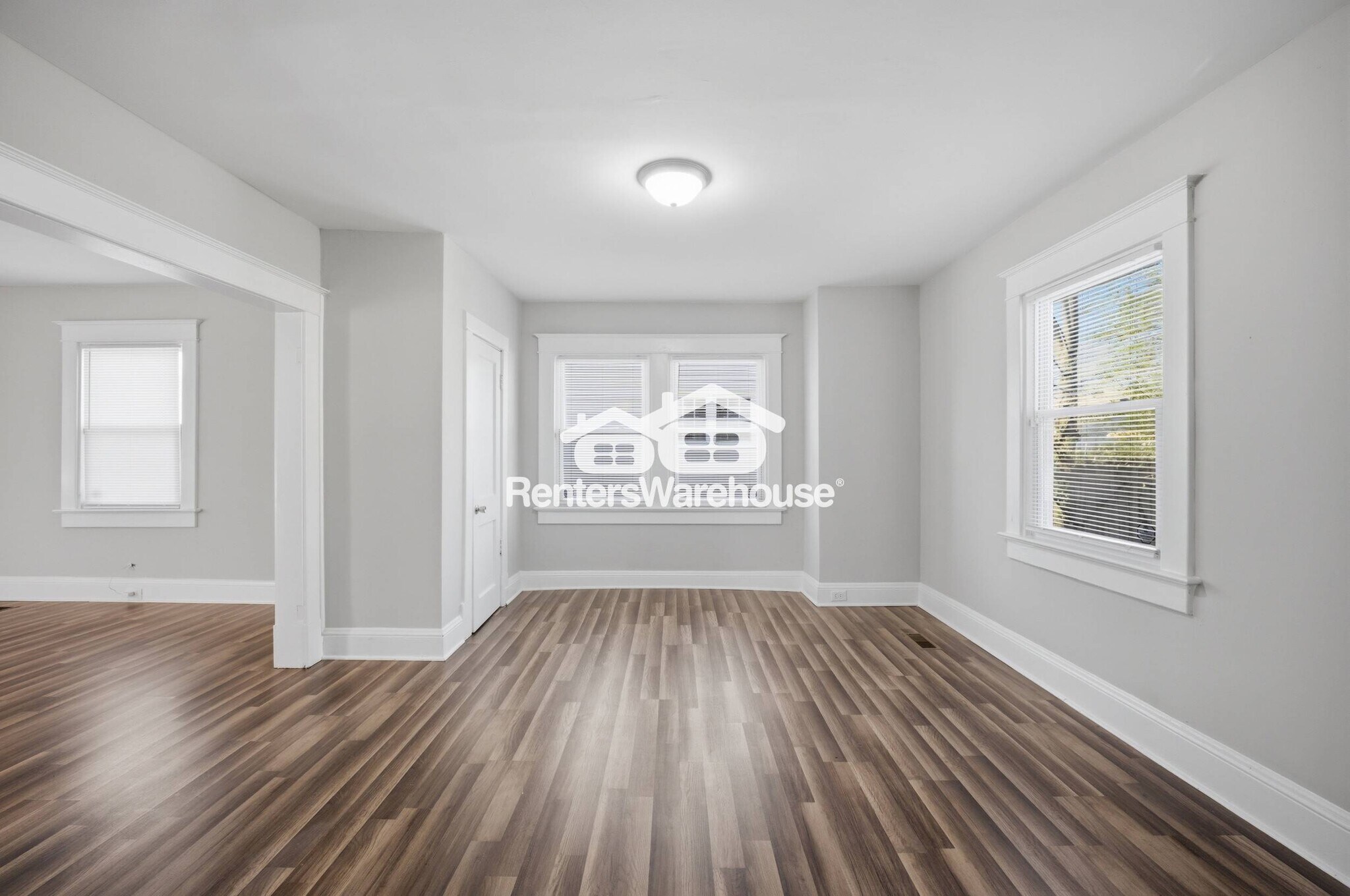 Building Photo - 2729 Somme Ave
